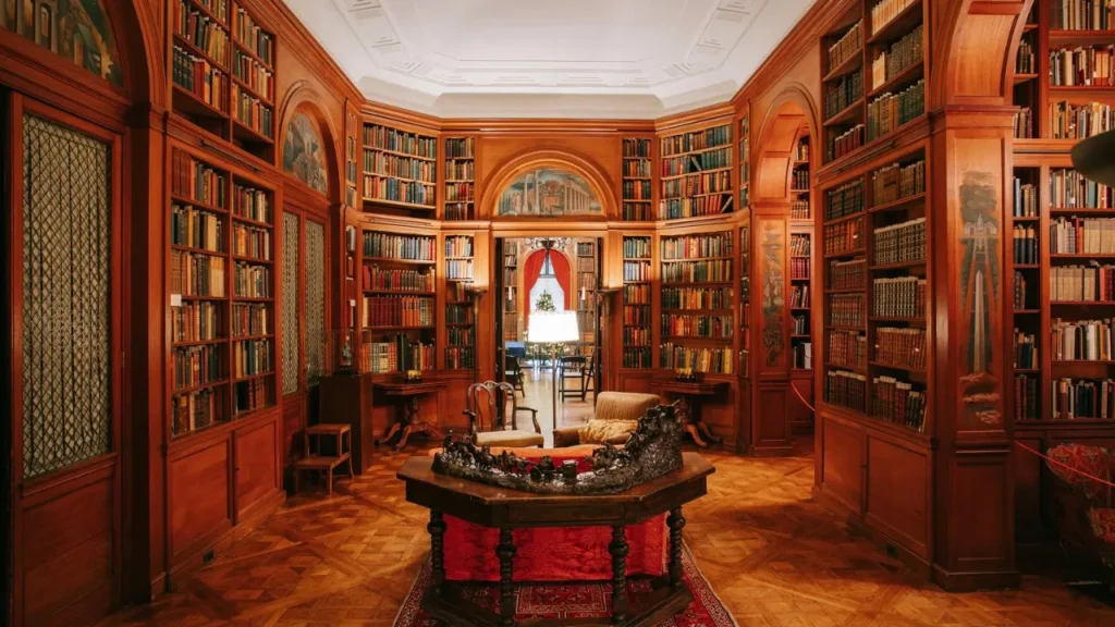 Evergreen Museum and Library Holiday Tours